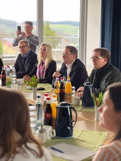 Besuch im Brigittenheim Pegnitz 2024
Stefan Krieg, Silke Launert MdB, Martin Huber - Gerneralsekretr der CSU, Franc Dierl, MdL
